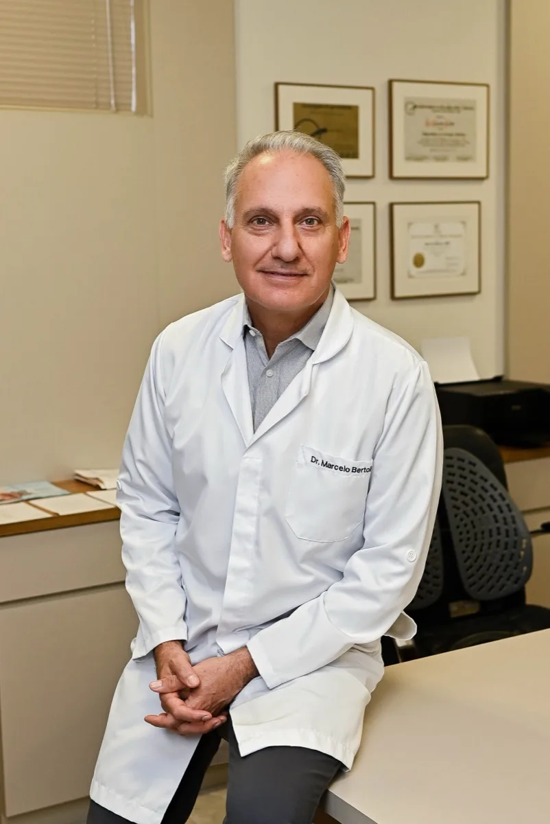 Dr. Marcelo Bertoli — Cirurgião Plástico em Joinville